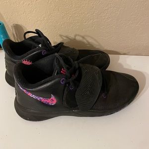 Nike youth girls basketball shoes size 6Y